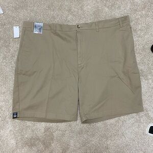 Round Tree & Yorke Men's Tan Shorts